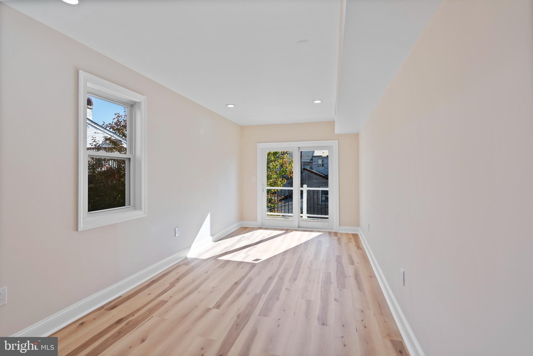 LITTLE ITALY - Residential Lease