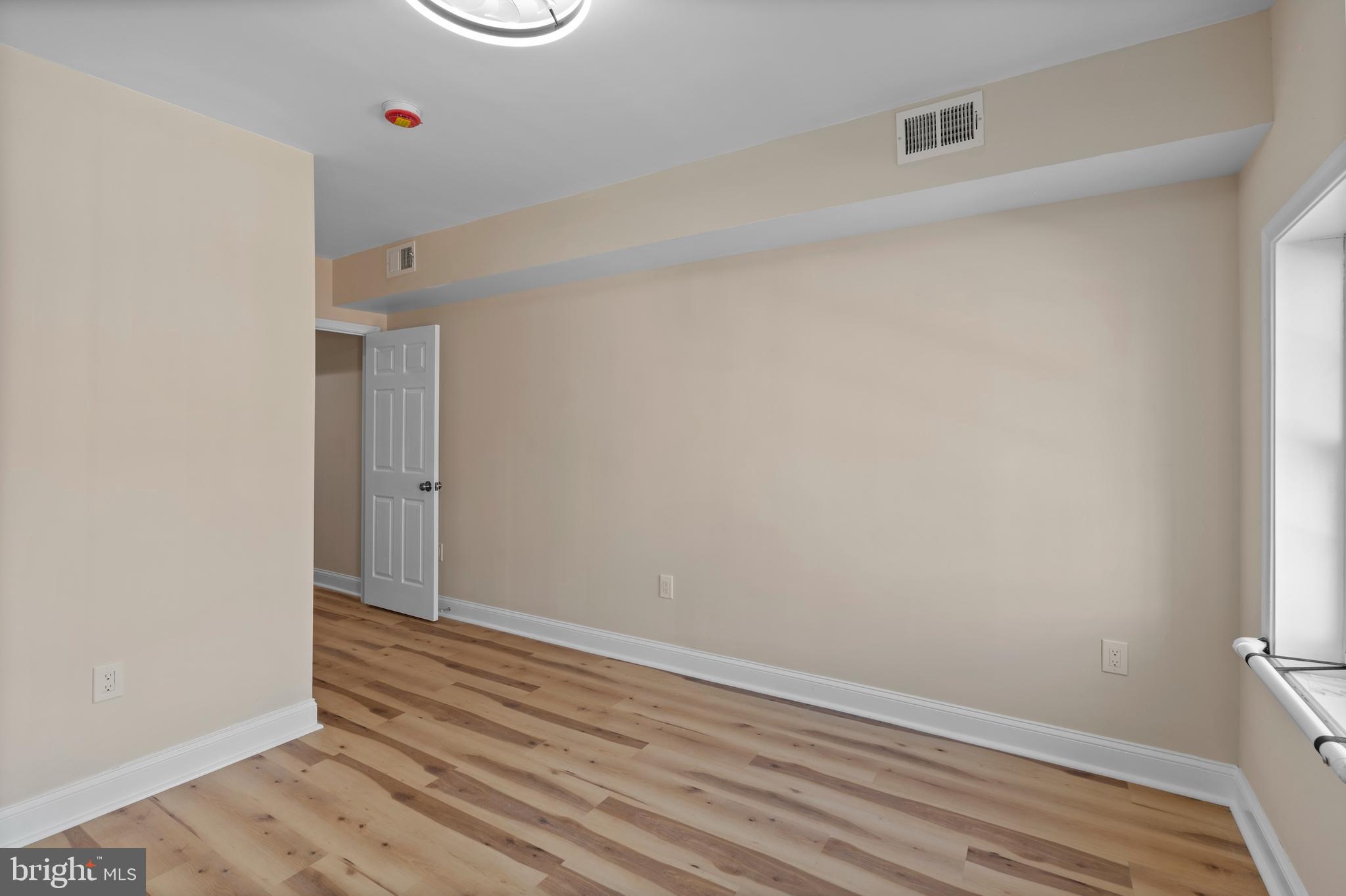 LITTLE ITALY - Residential Lease