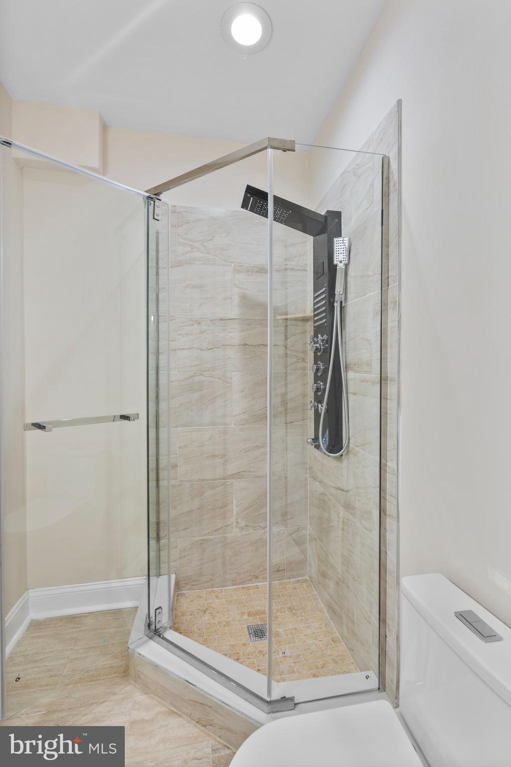 LITTLE ITALY - Residential Lease