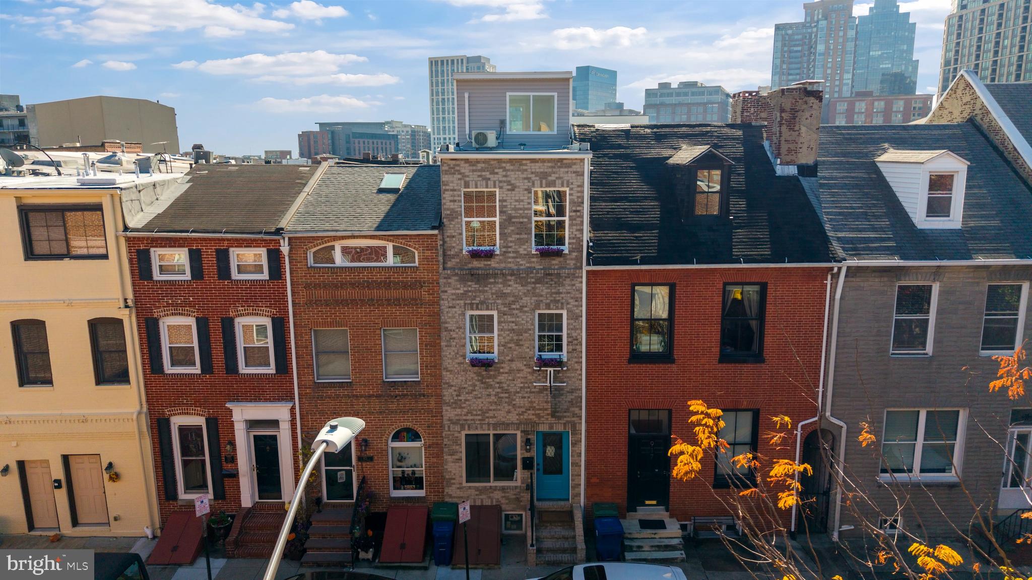 LITTLE ITALY - Residential Lease