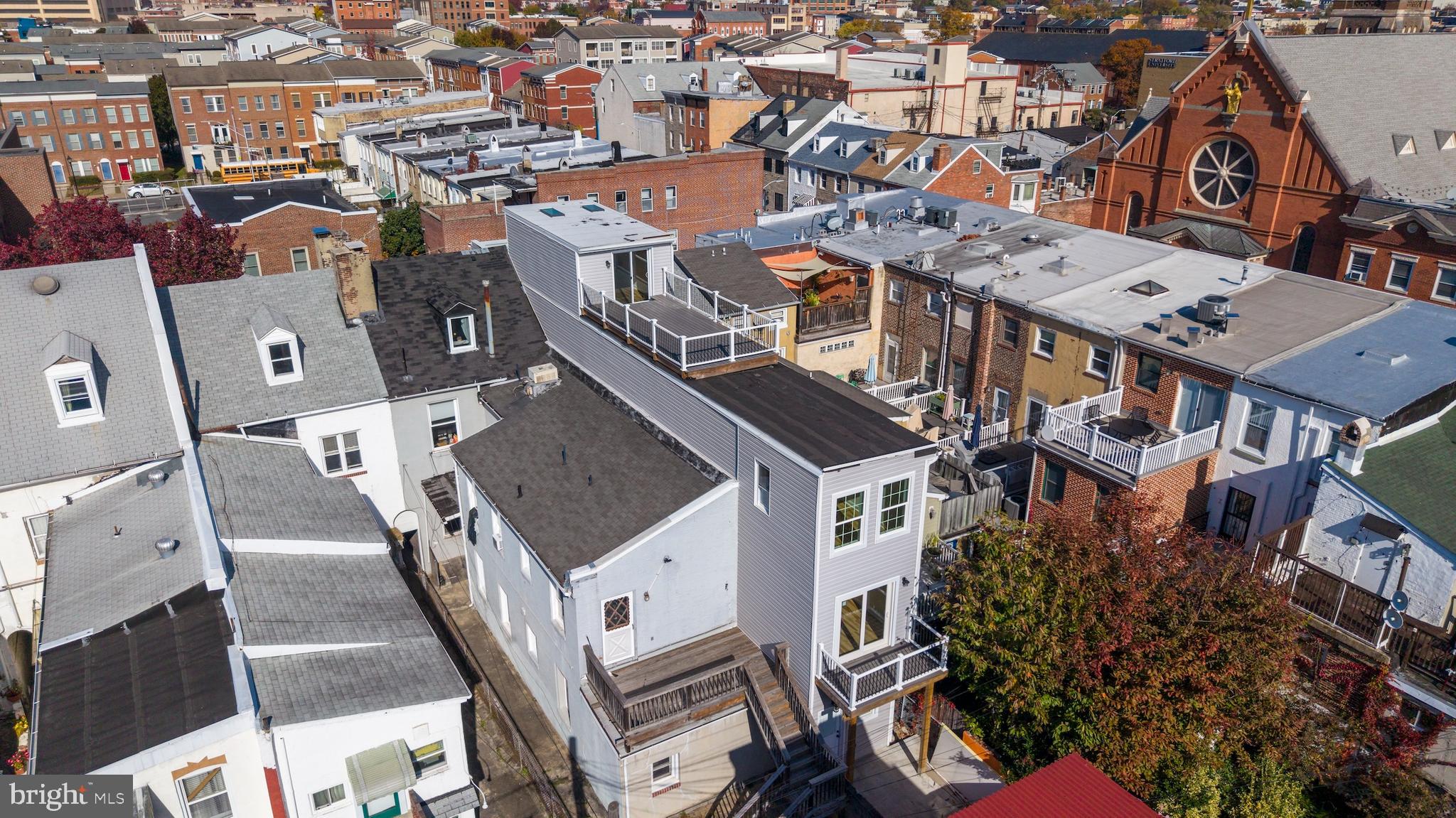 LITTLE ITALY - Residential Lease