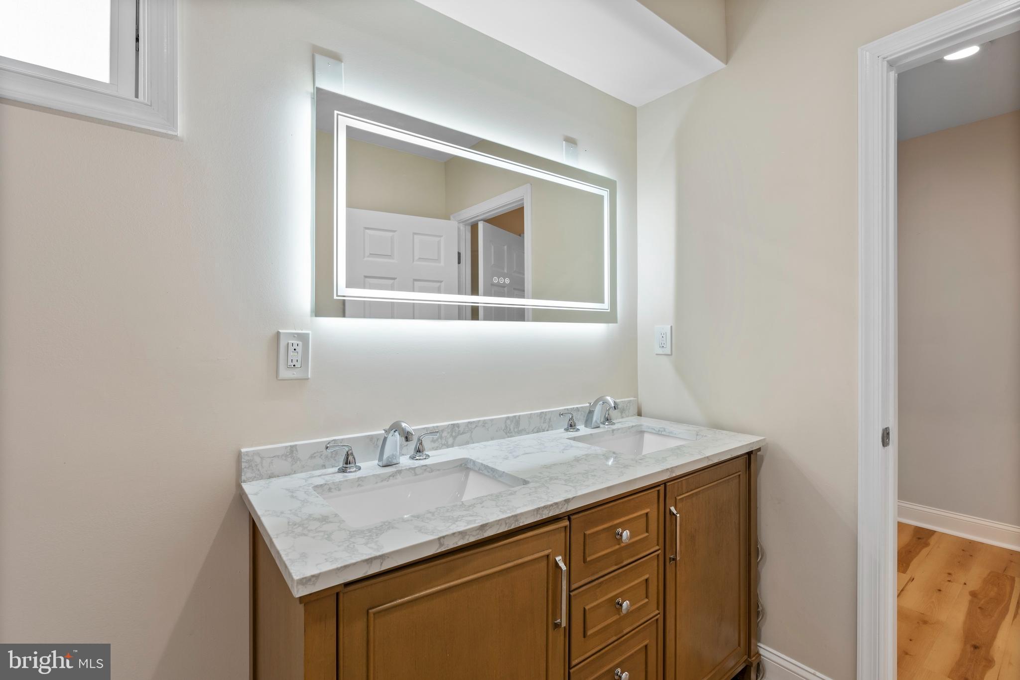 LITTLE ITALY - Residential Lease