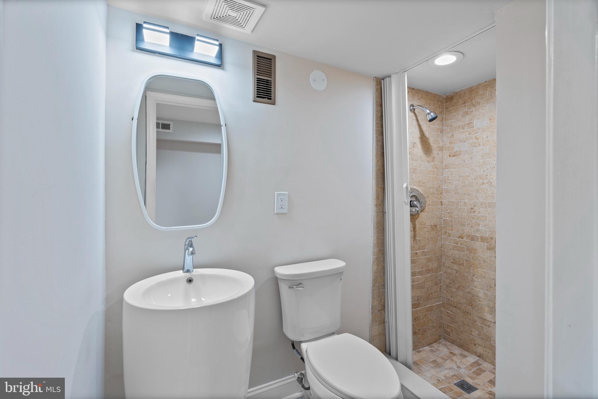 LITTLE ITALY - Residential Lease