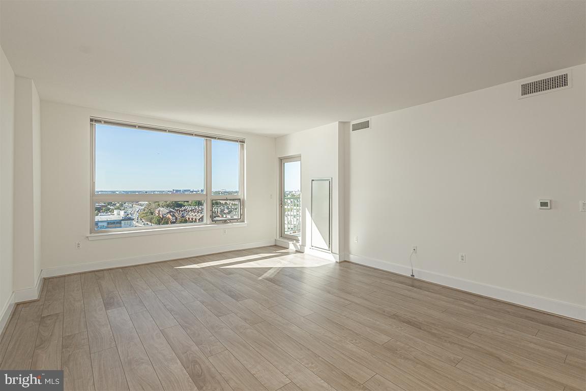 717 S CHRIS COLUMBUS BOULEVARD 814