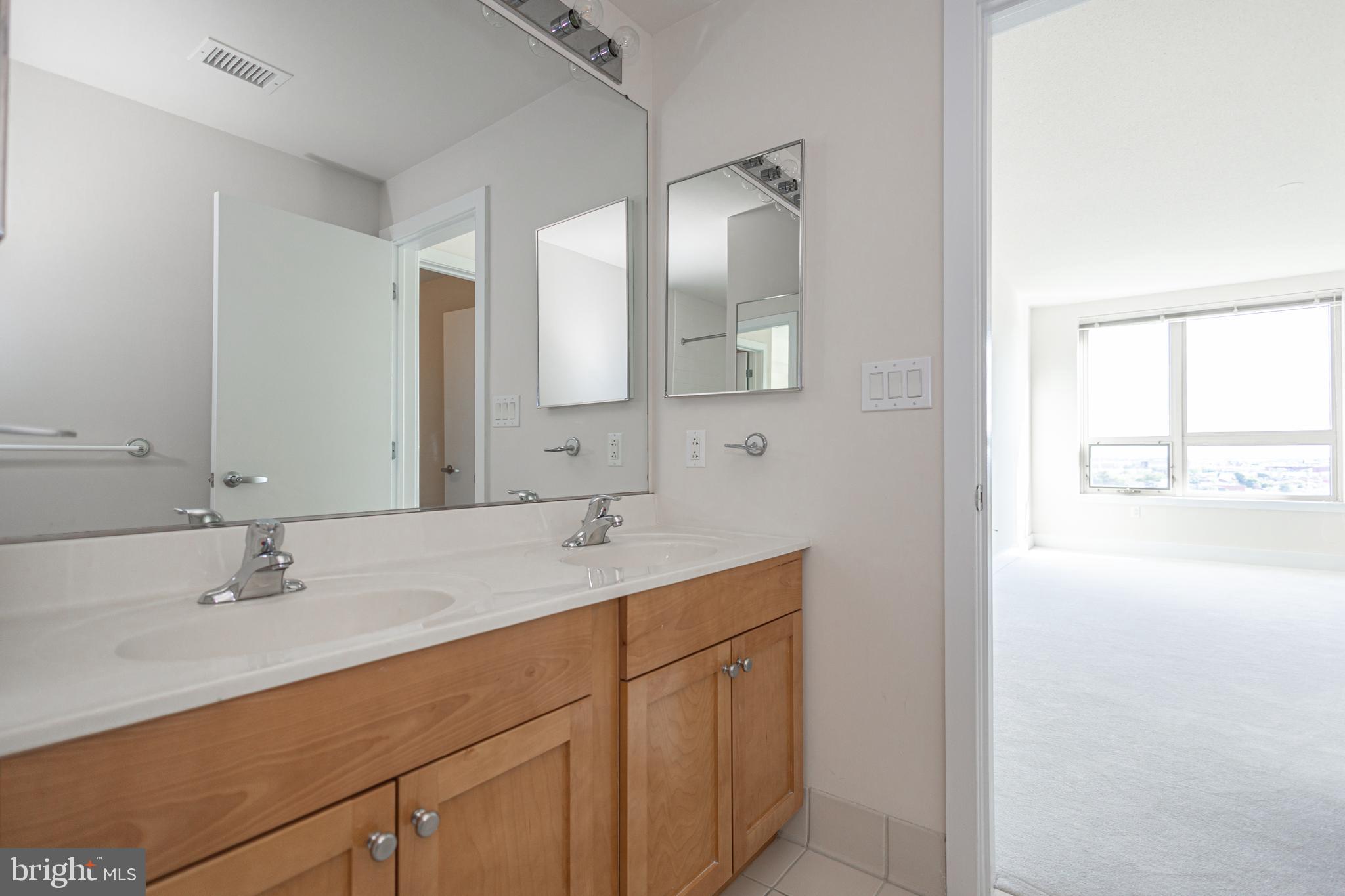 DOCKSIDE CONDOMINIUM - Residential