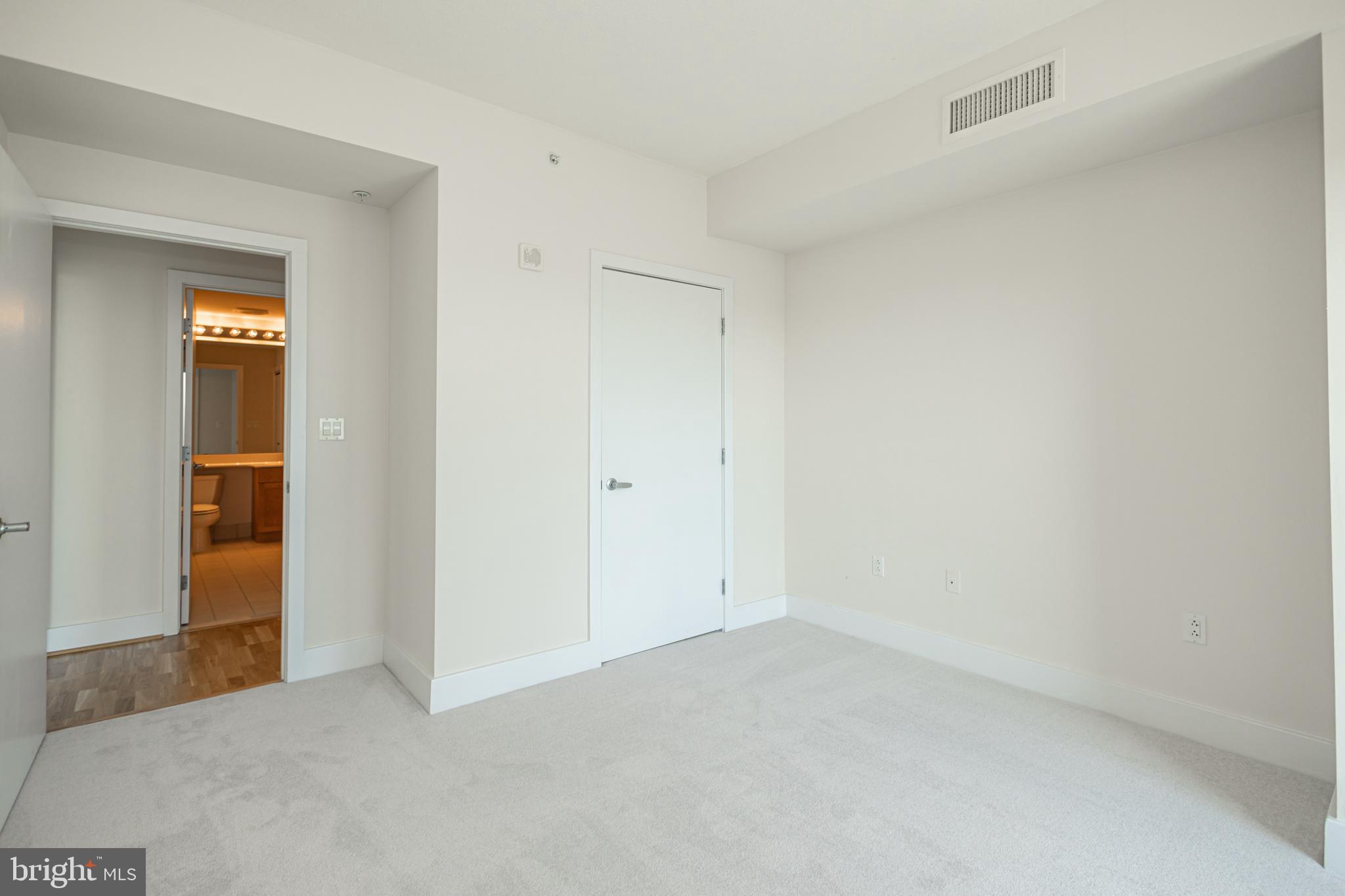 DOCKSIDE CONDOMINIUM - Residential