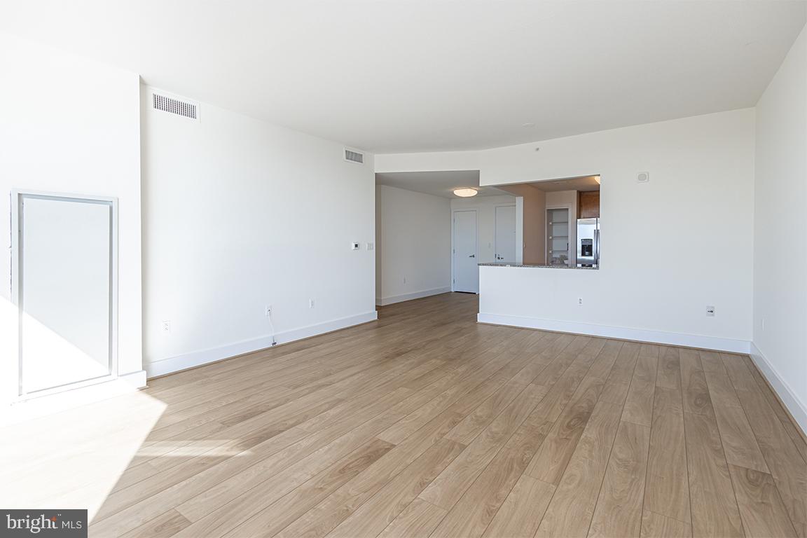 DOCKSIDE CONDOMINIUM - Residential