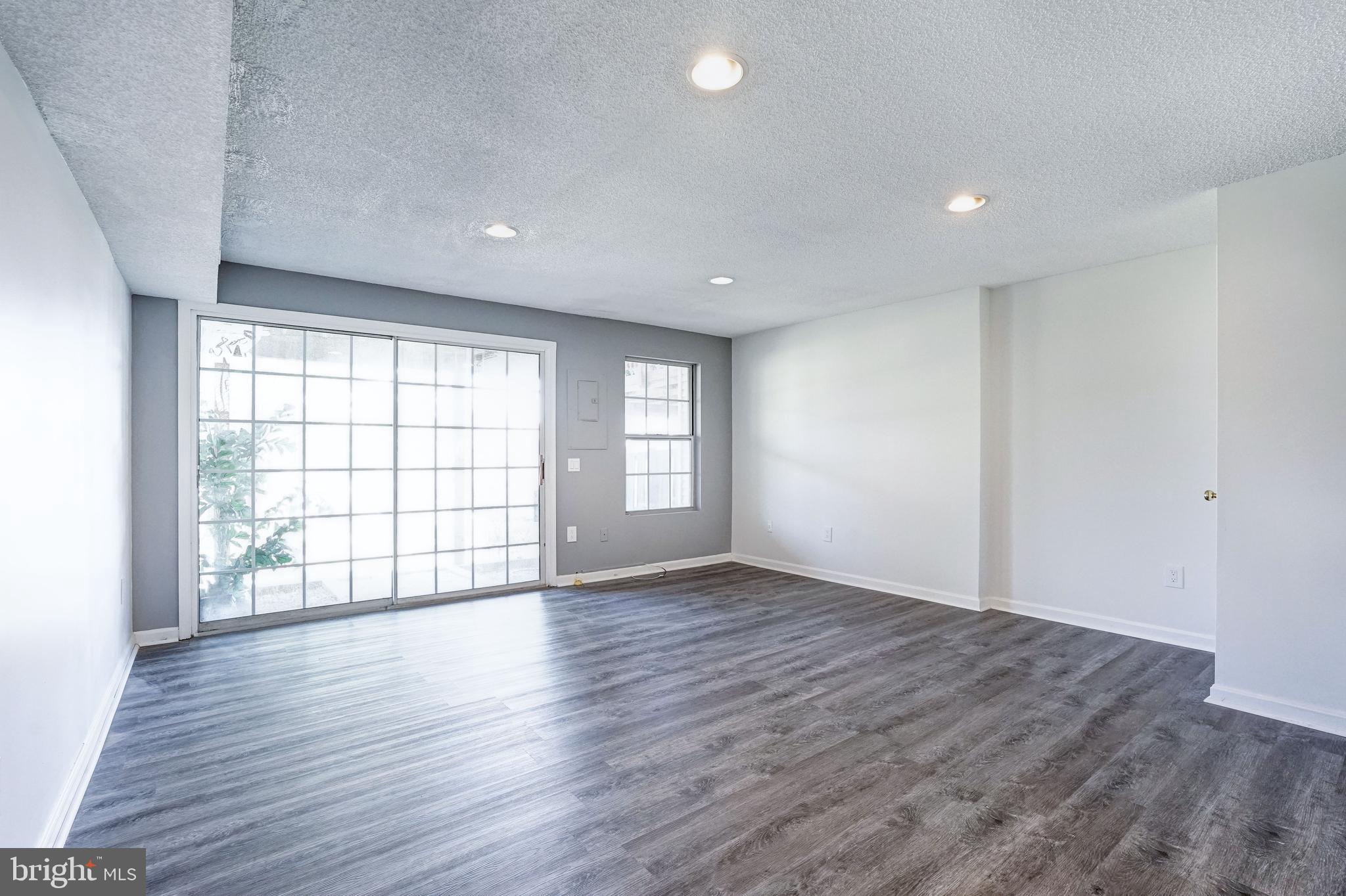 PENDERBROOK - Residential