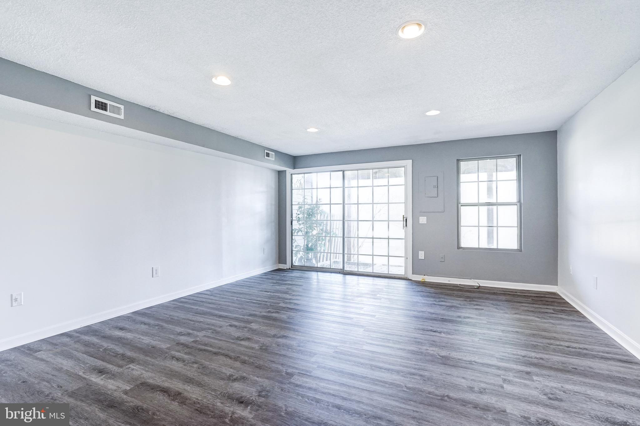 PENDERBROOK - Residential