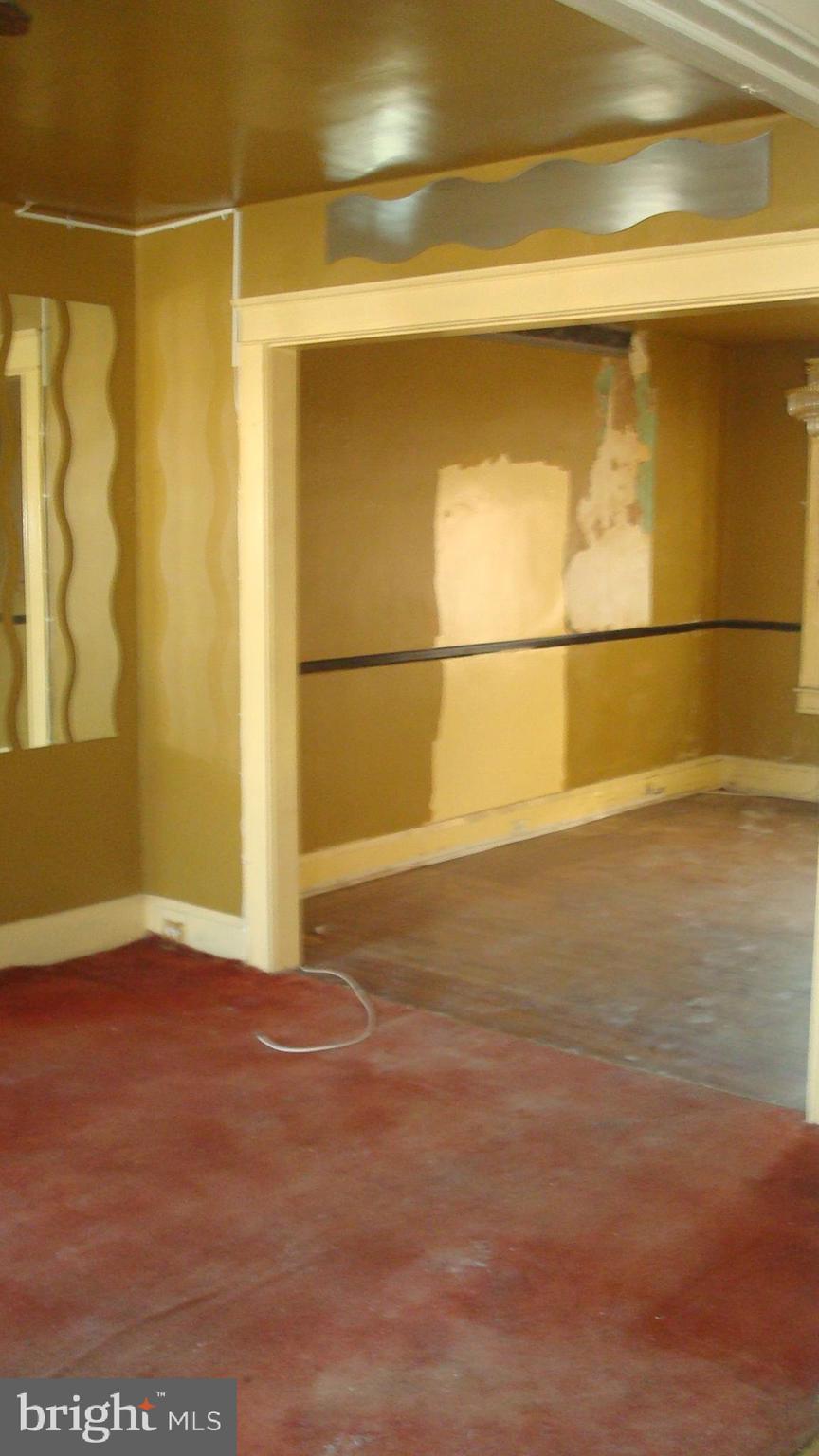 MONTEBELLO LAKE - Residential