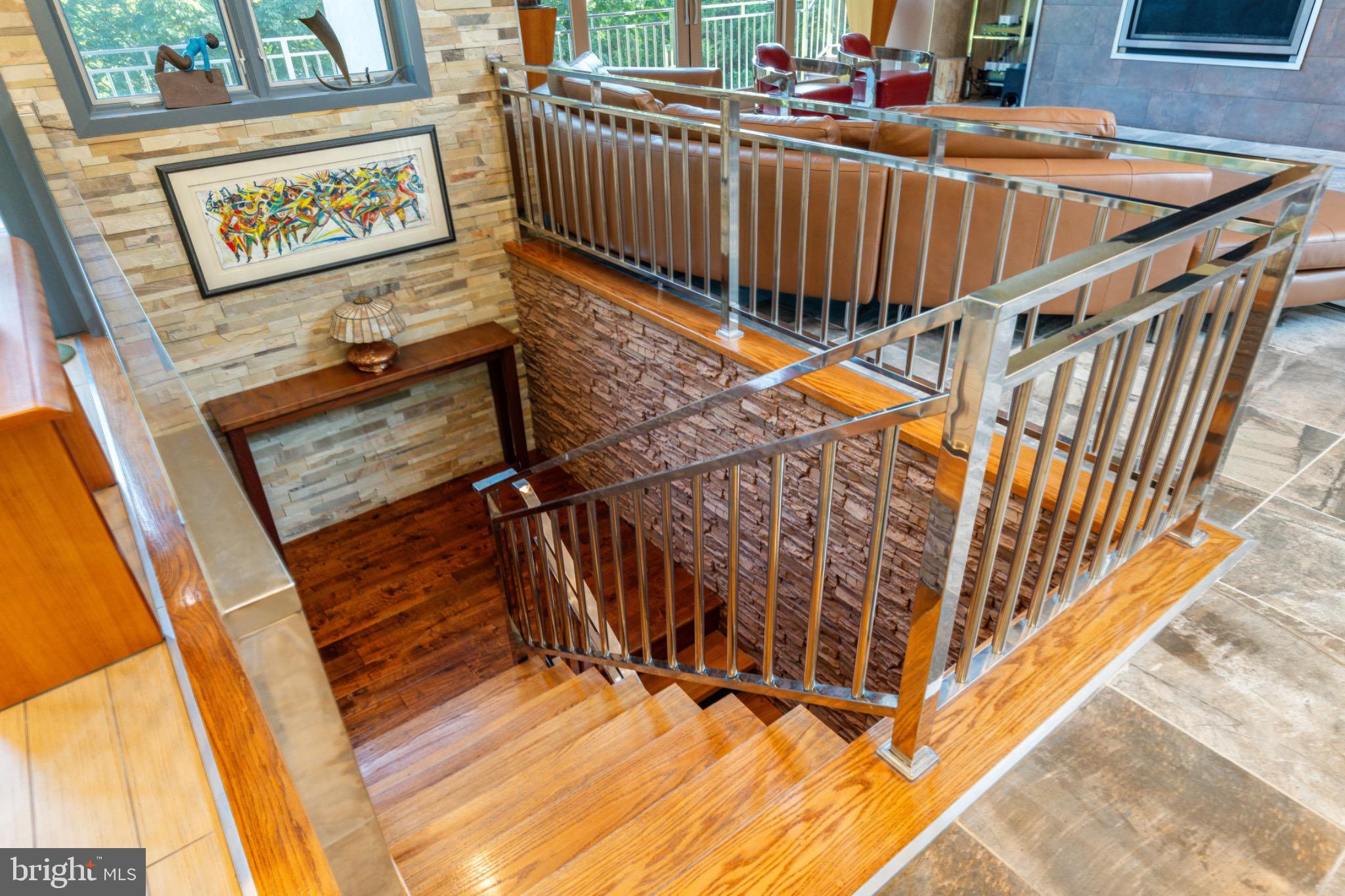 GLADWYNE - Residential