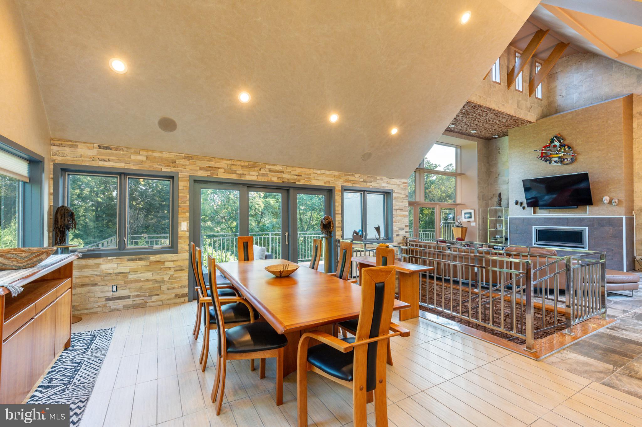 GLADWYNE - Residential