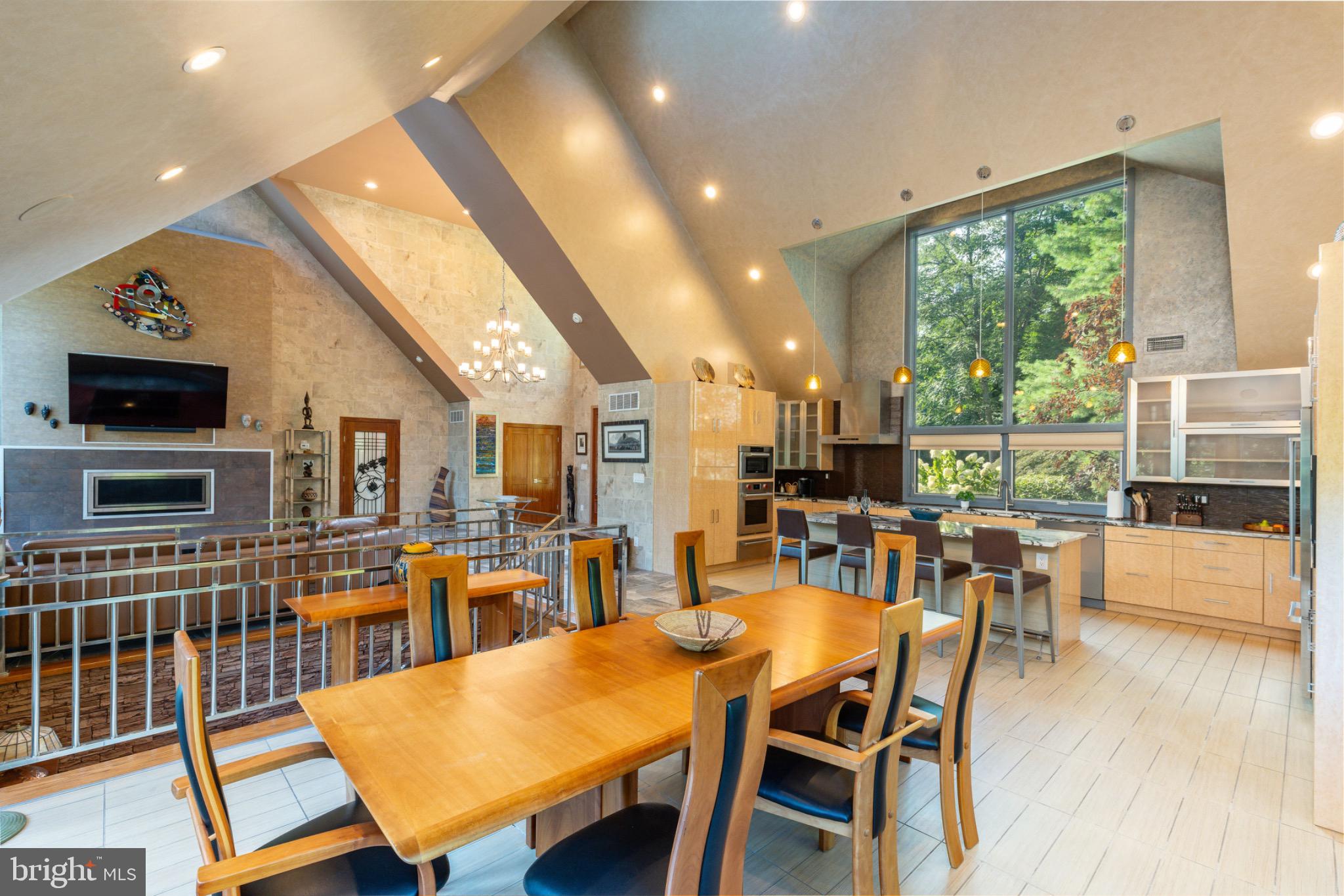 GLADWYNE - Residential