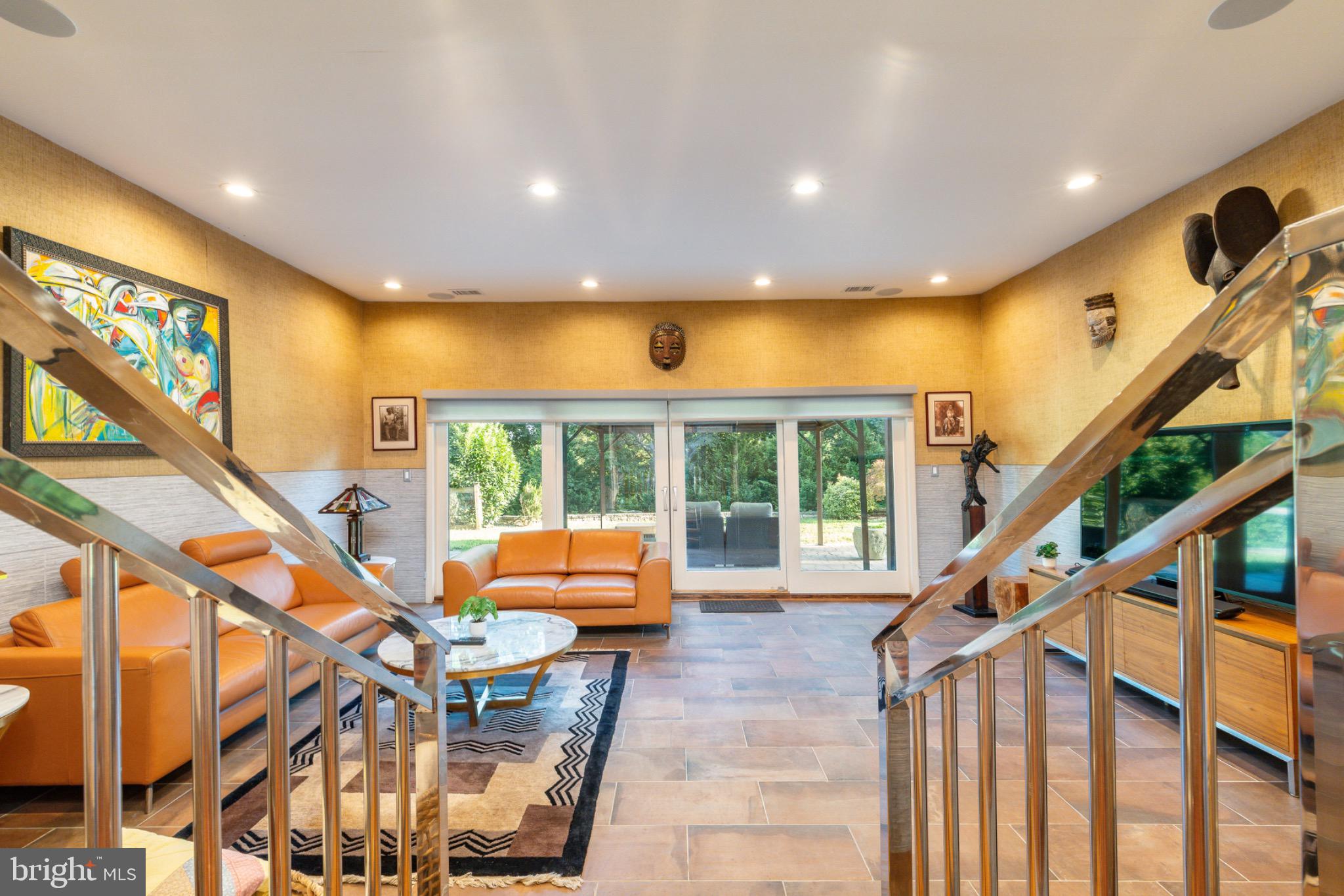 GLADWYNE - Residential