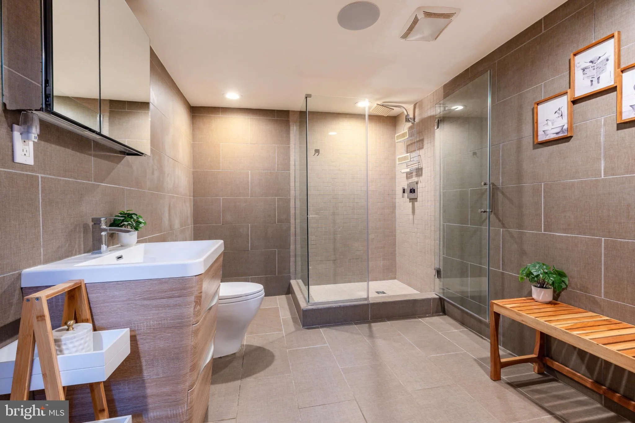 Gladwyne, Pennsylvania 19035, United States, 3 Bedrooms Bedrooms, ,4 BathroomsBathrooms,Residential,Active,191710