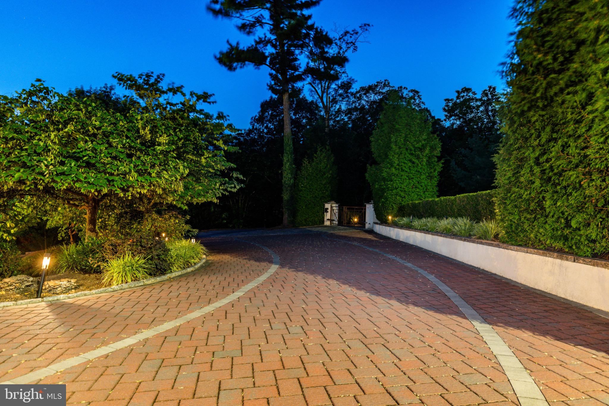 GLADWYNE - Residential