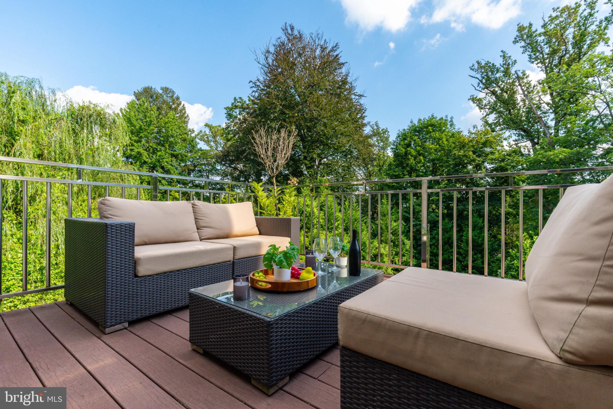 GLADWYNE - Residential