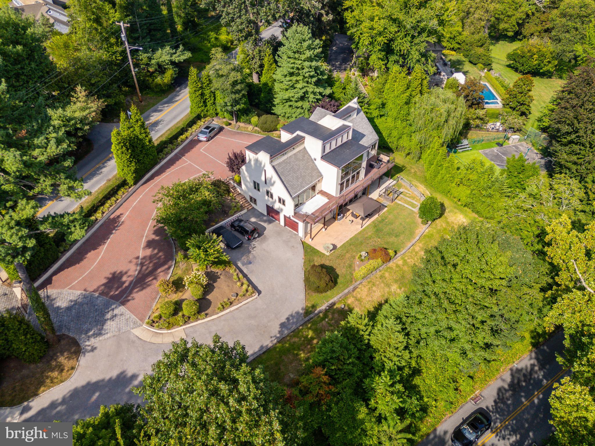 GLADWYNE - Residential