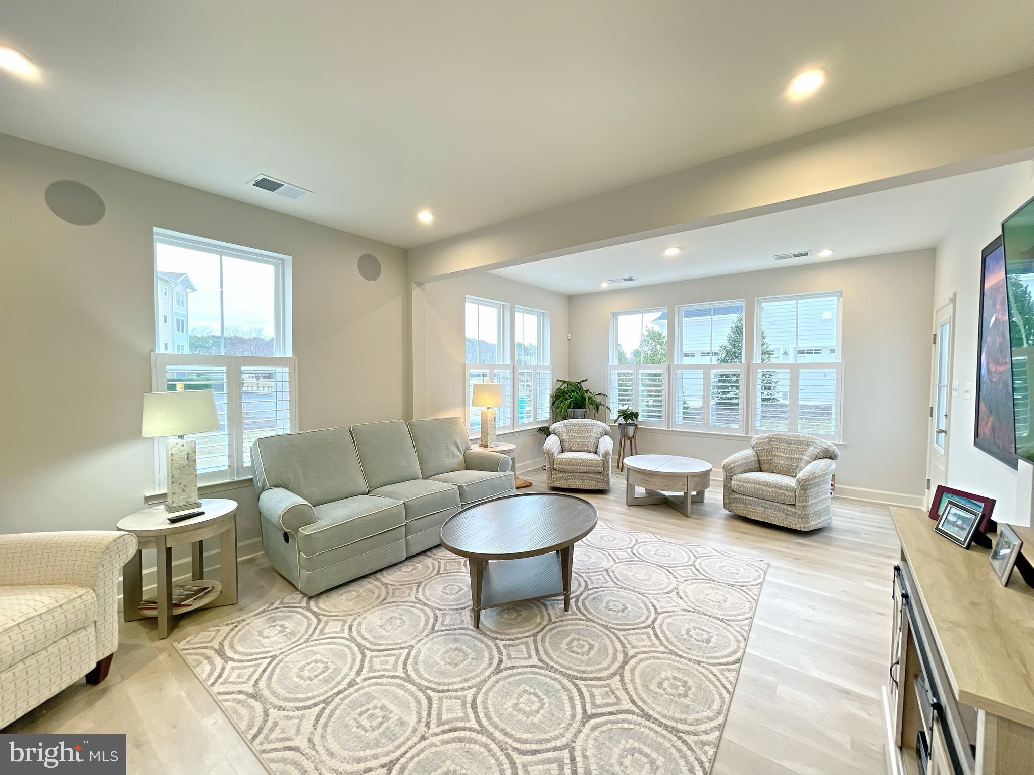 BAYSIDE - Residential