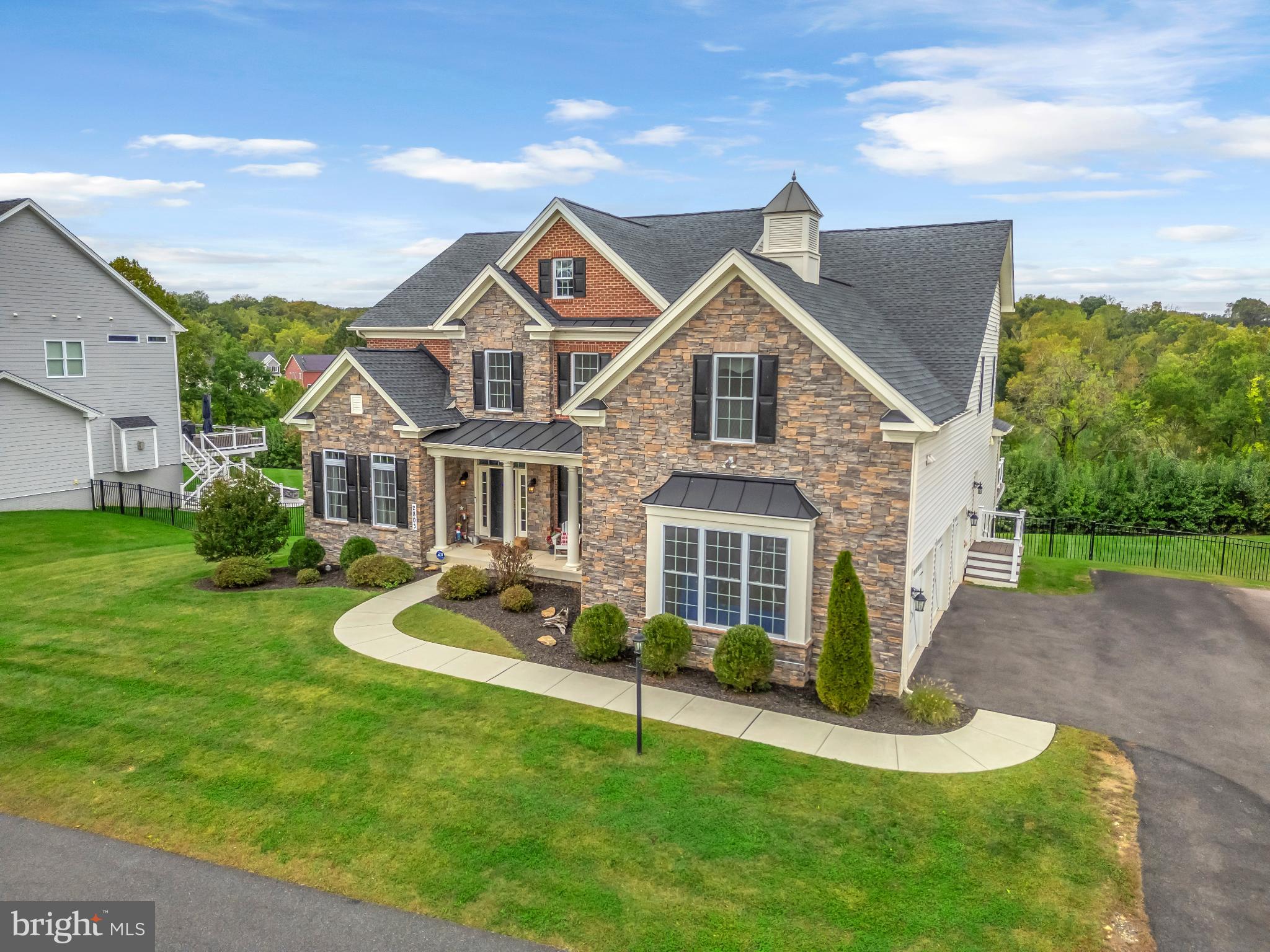 2803 MOORGRASS COURT