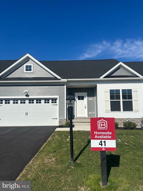Townhouse For Sale - 256 Ridge View Lane Ln #41<br/> HANOVER, PA 17331