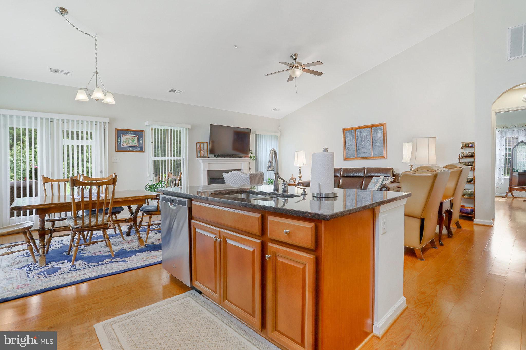 CENTRAL PARKE COLONIAL CHARLES - Residential