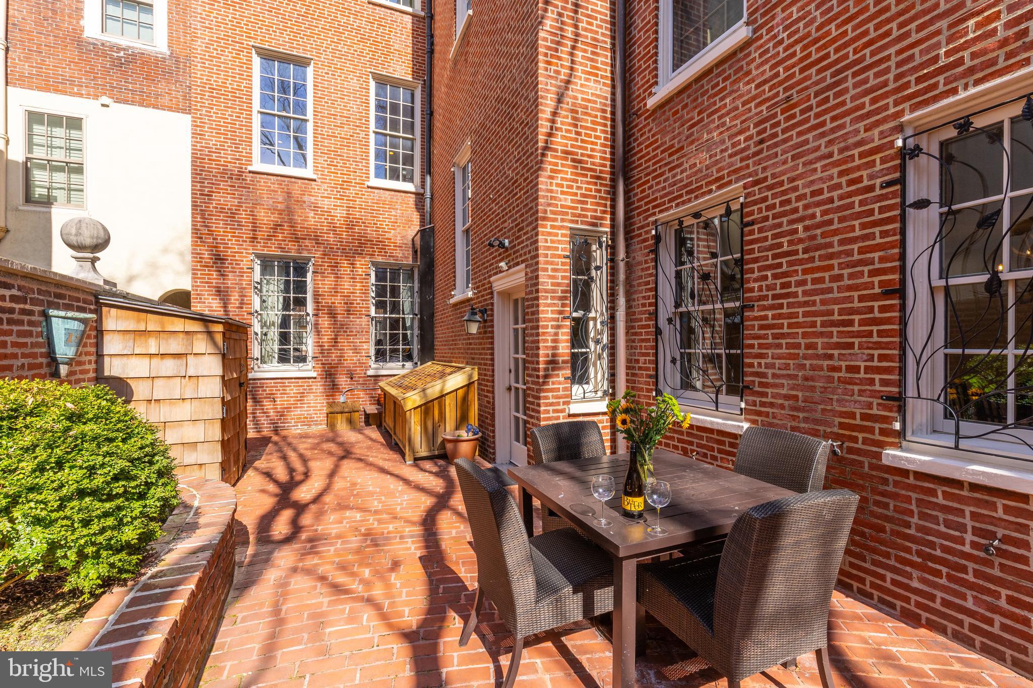 SOCIETY HILL - Residential