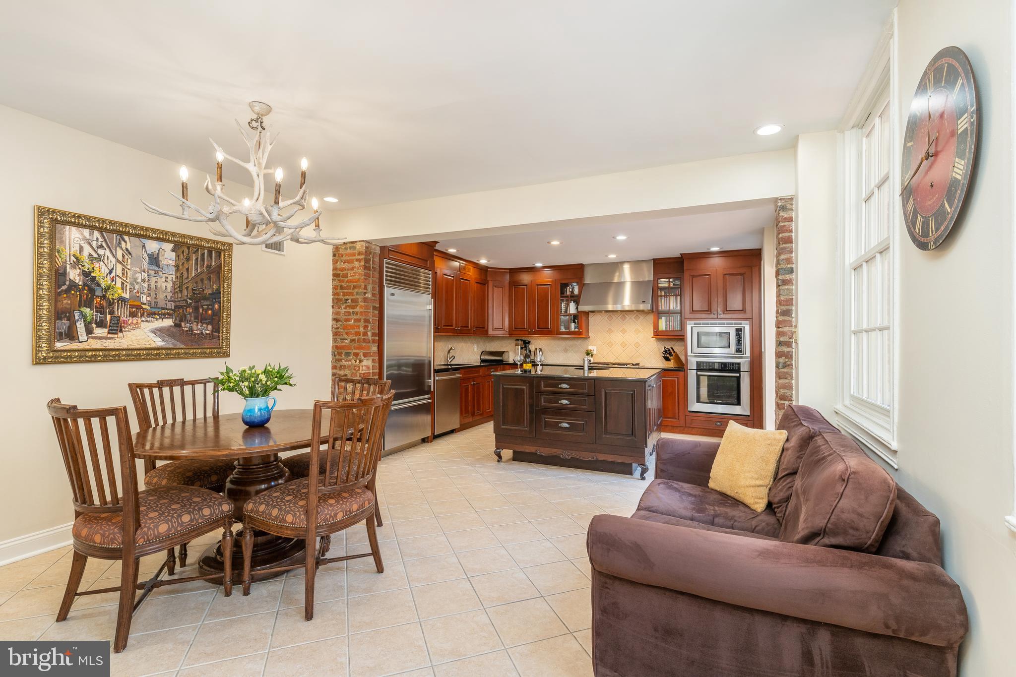 SOCIETY HILL - Residential