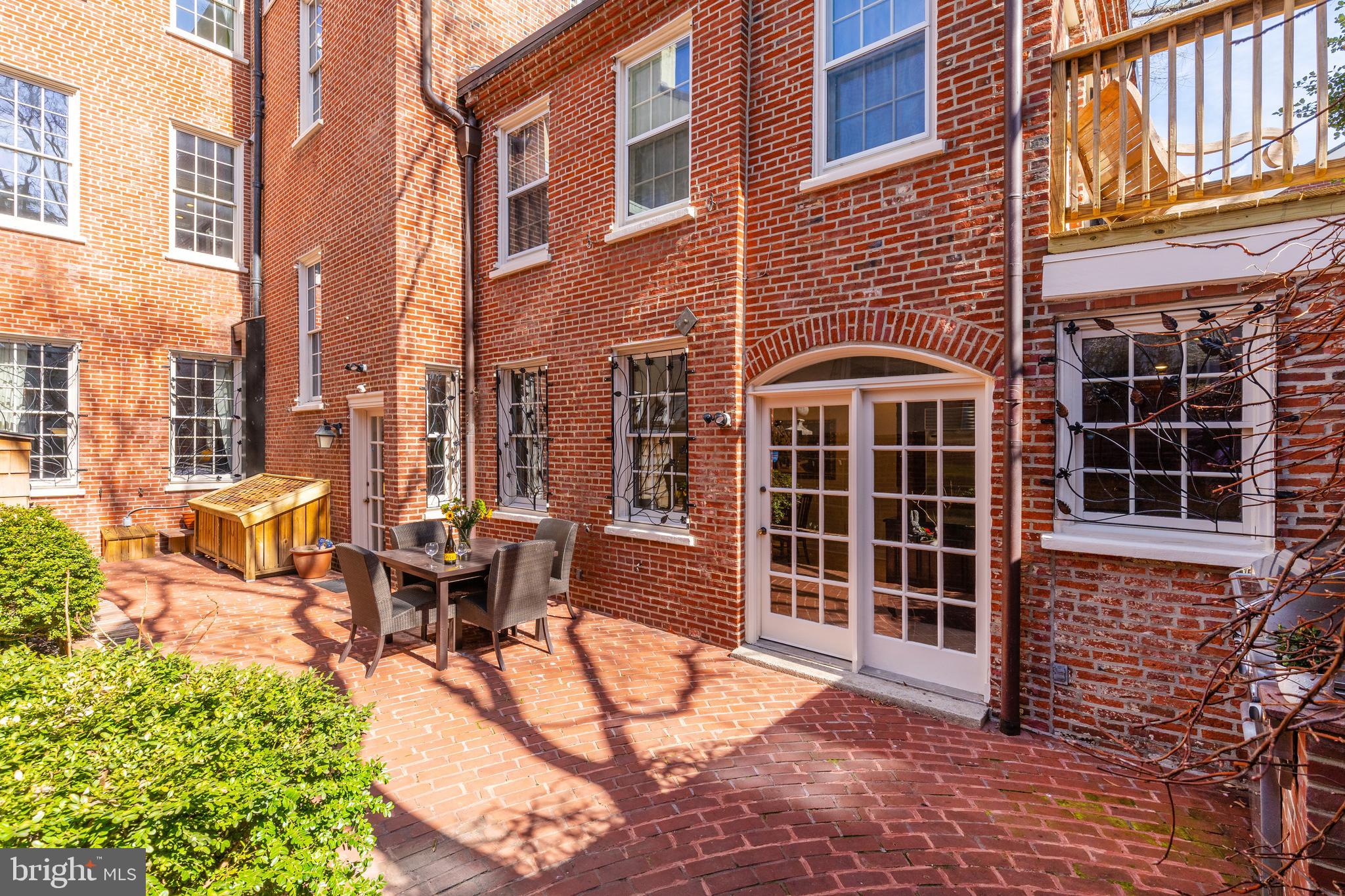 SOCIETY HILL - Residential