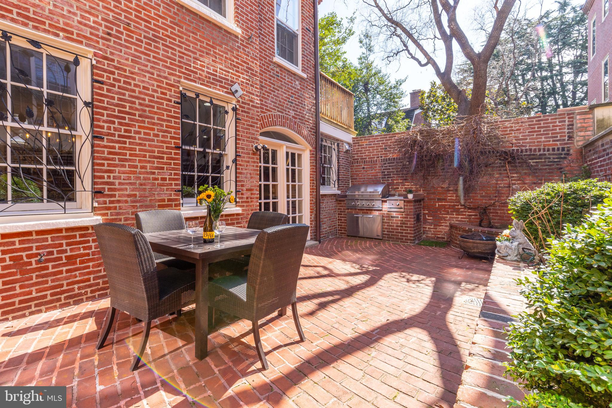 SOCIETY HILL - Residential