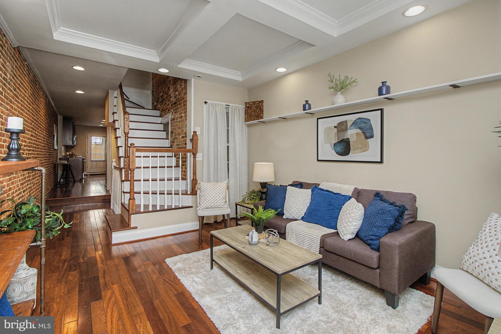 917 S ELLWOOD AVENUE