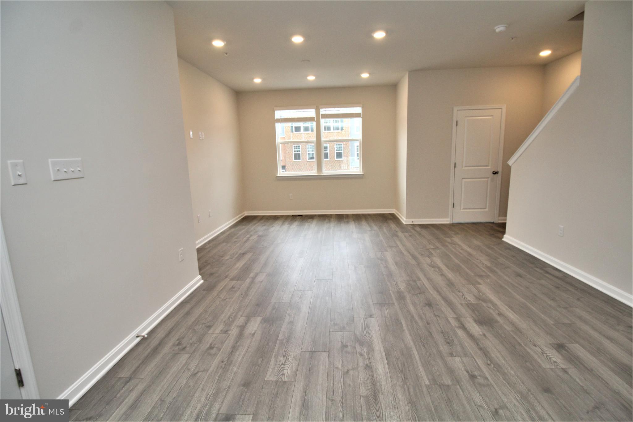 WOODMORE OVERLOOK - Residential Lease