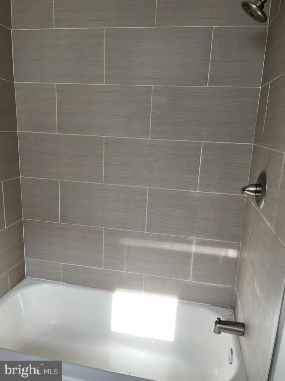 TEMPLE UNIVERSITY - Residential Lease