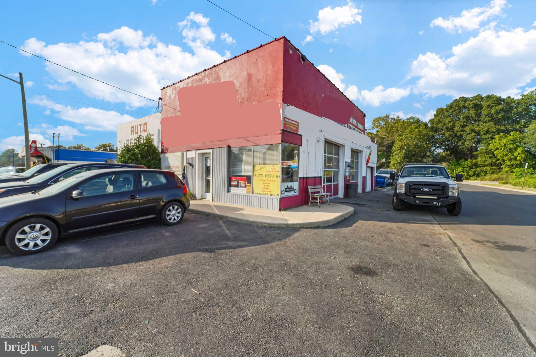 719 S WHITE HORSE PIKE