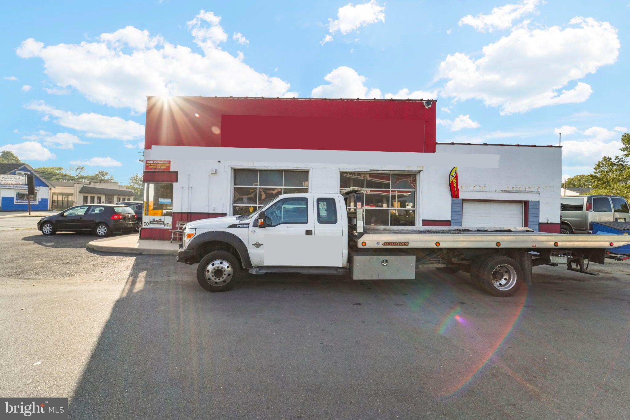 719 S WHITE HORSE PIKE