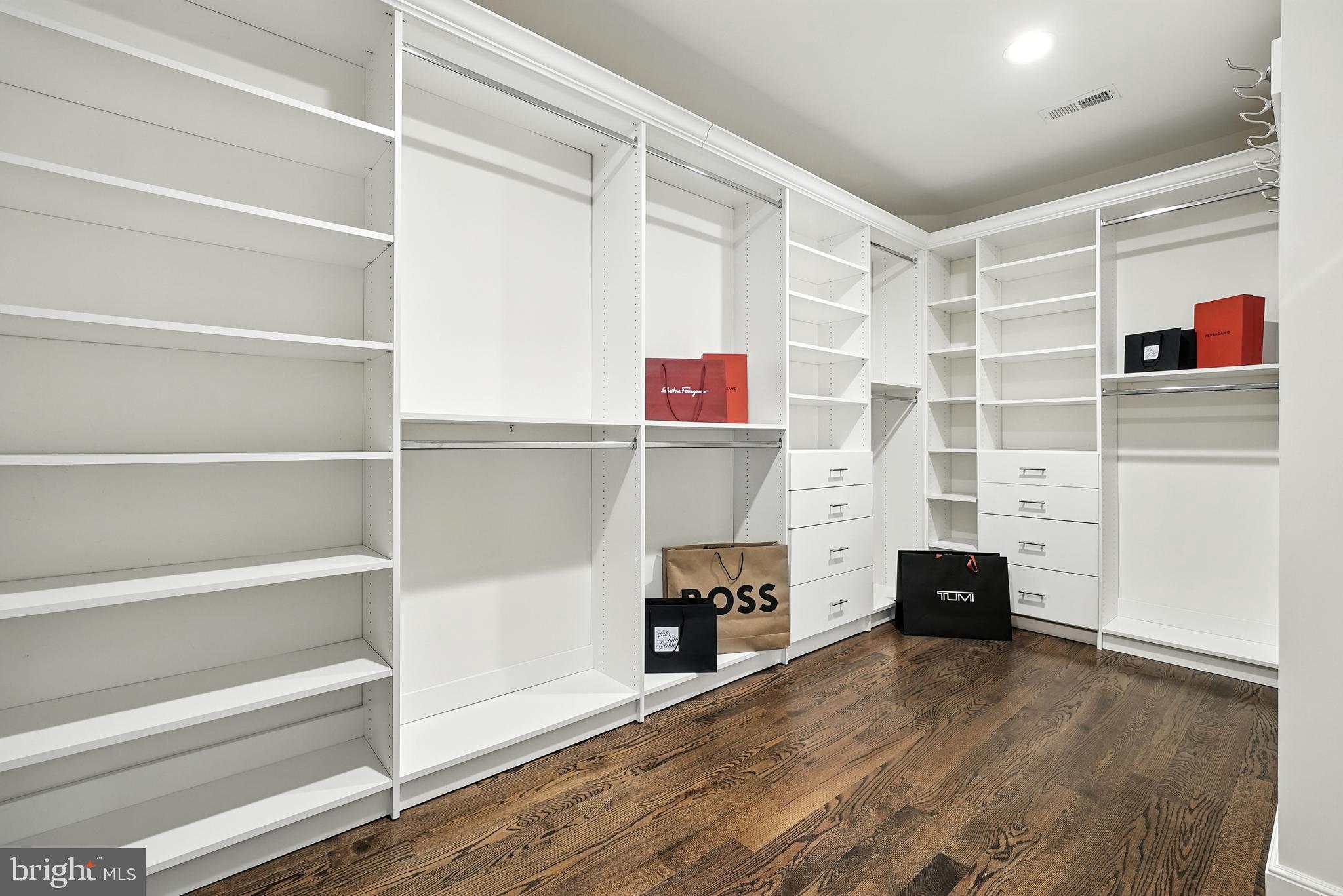 BIRCHWOOD - Residential