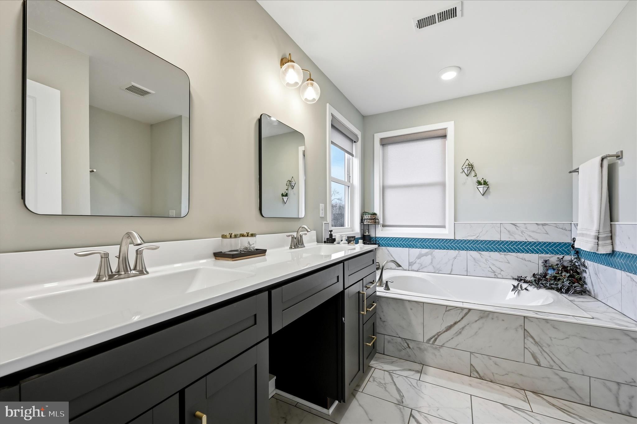 LAKE HOLIDAY ESTATES - Residential