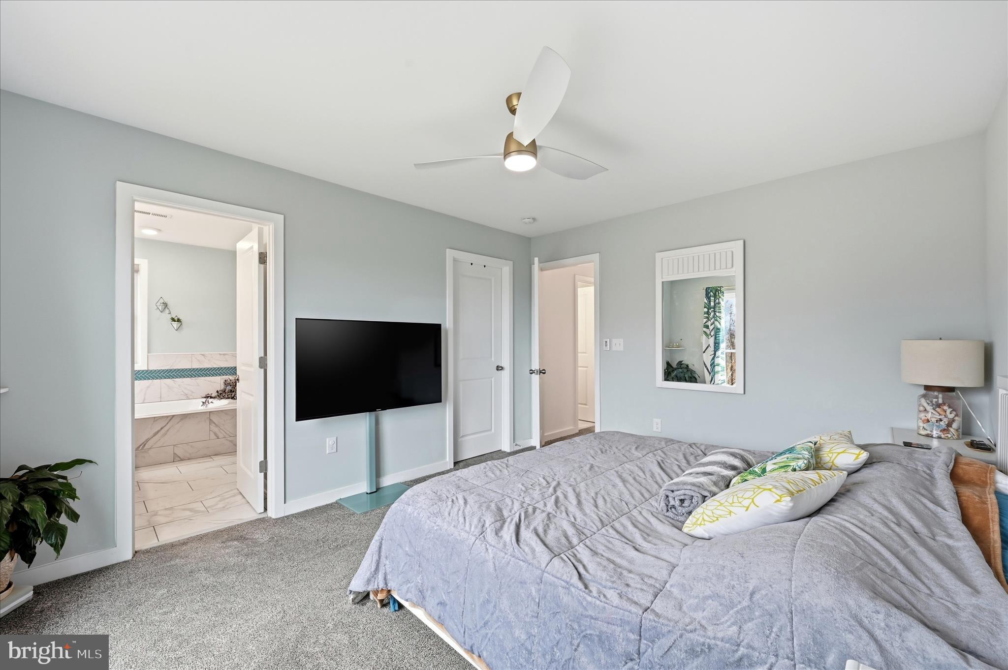 LAKE HOLIDAY ESTATES - Residential