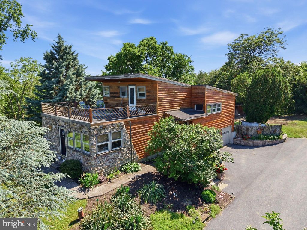 Photo of 536 Fairview Road, MOUNT JOY, PA 17552 (MLS # PALA2089212)