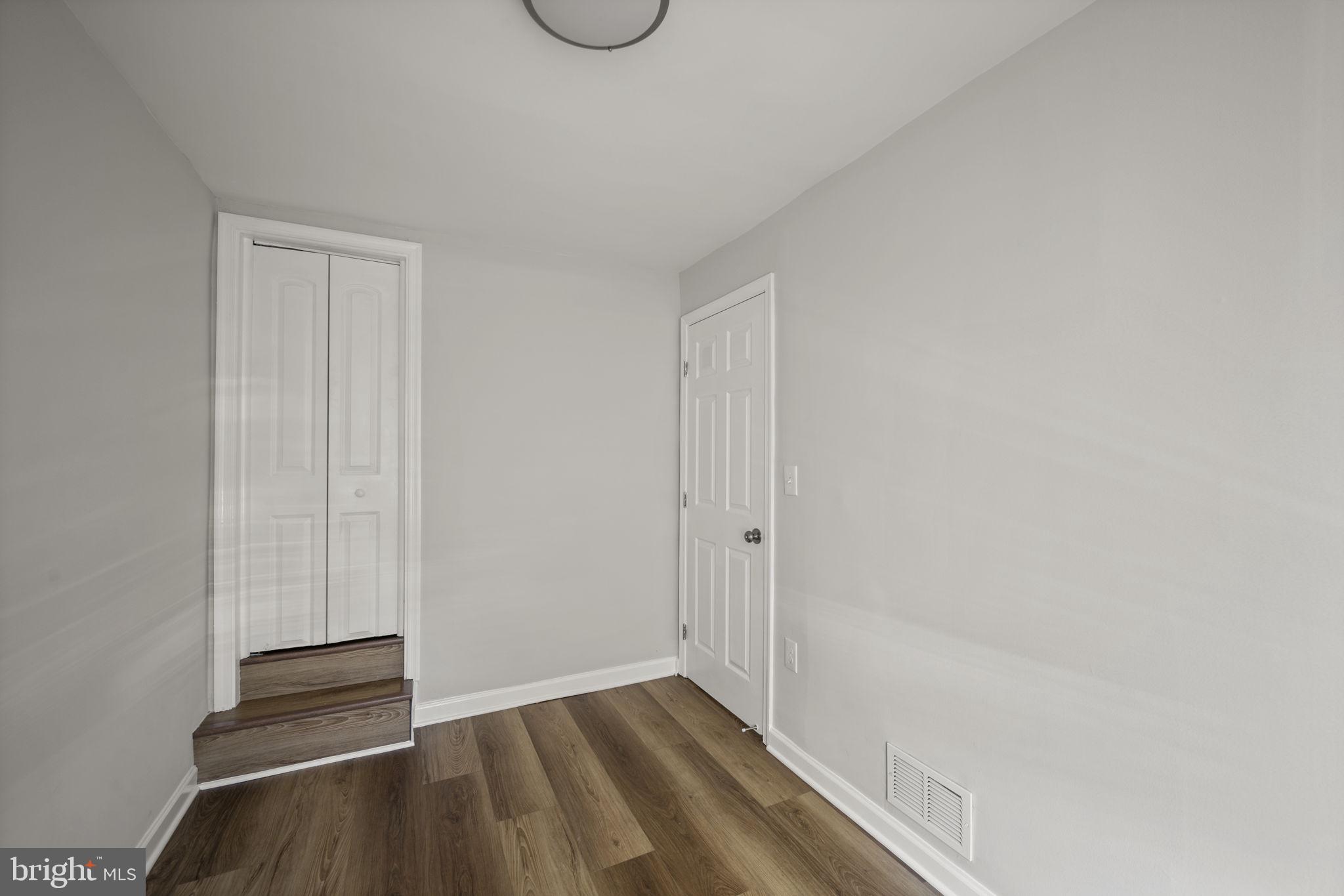 TURNERS MANOR - Residential Lease