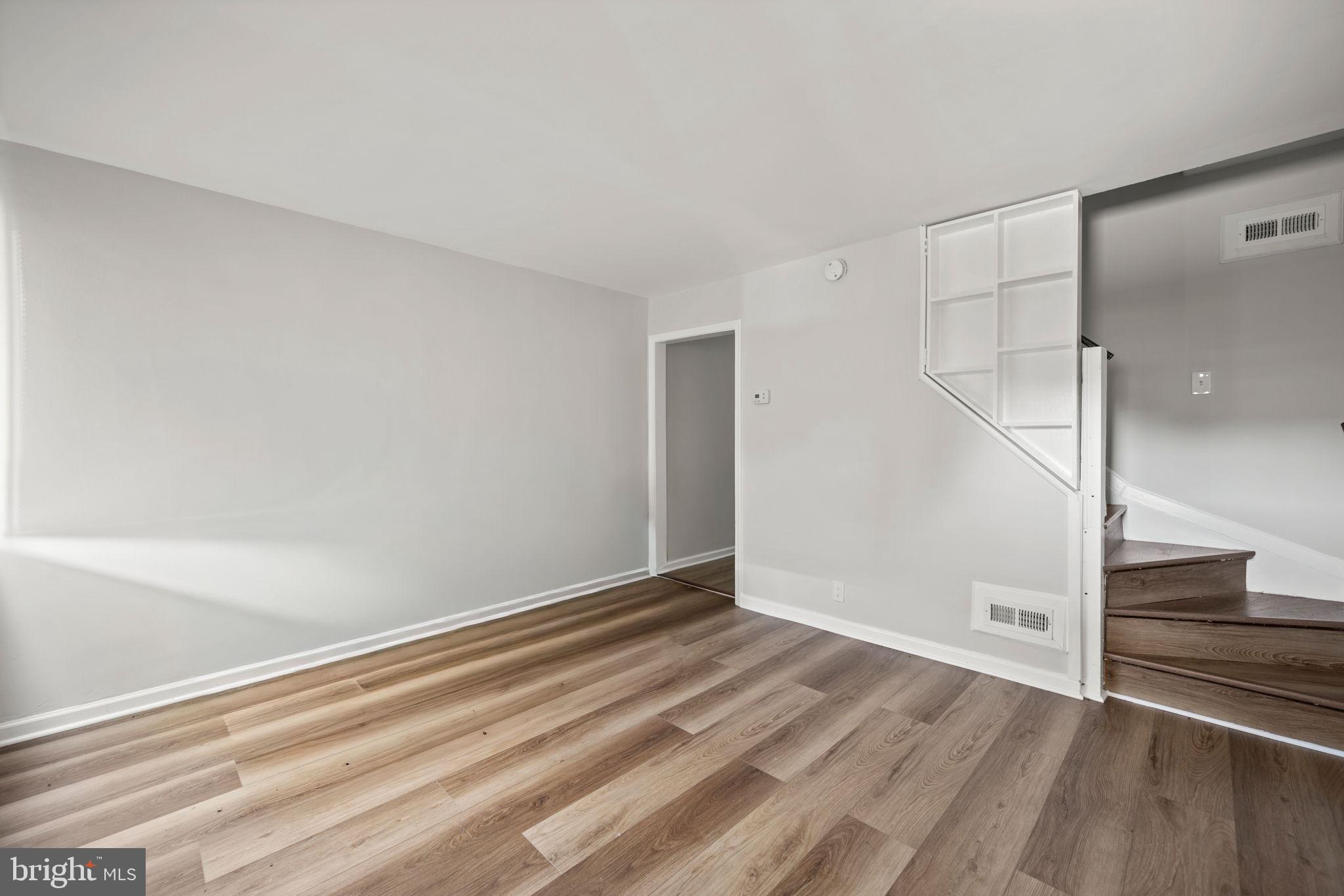 TURNERS MANOR - Residential Lease