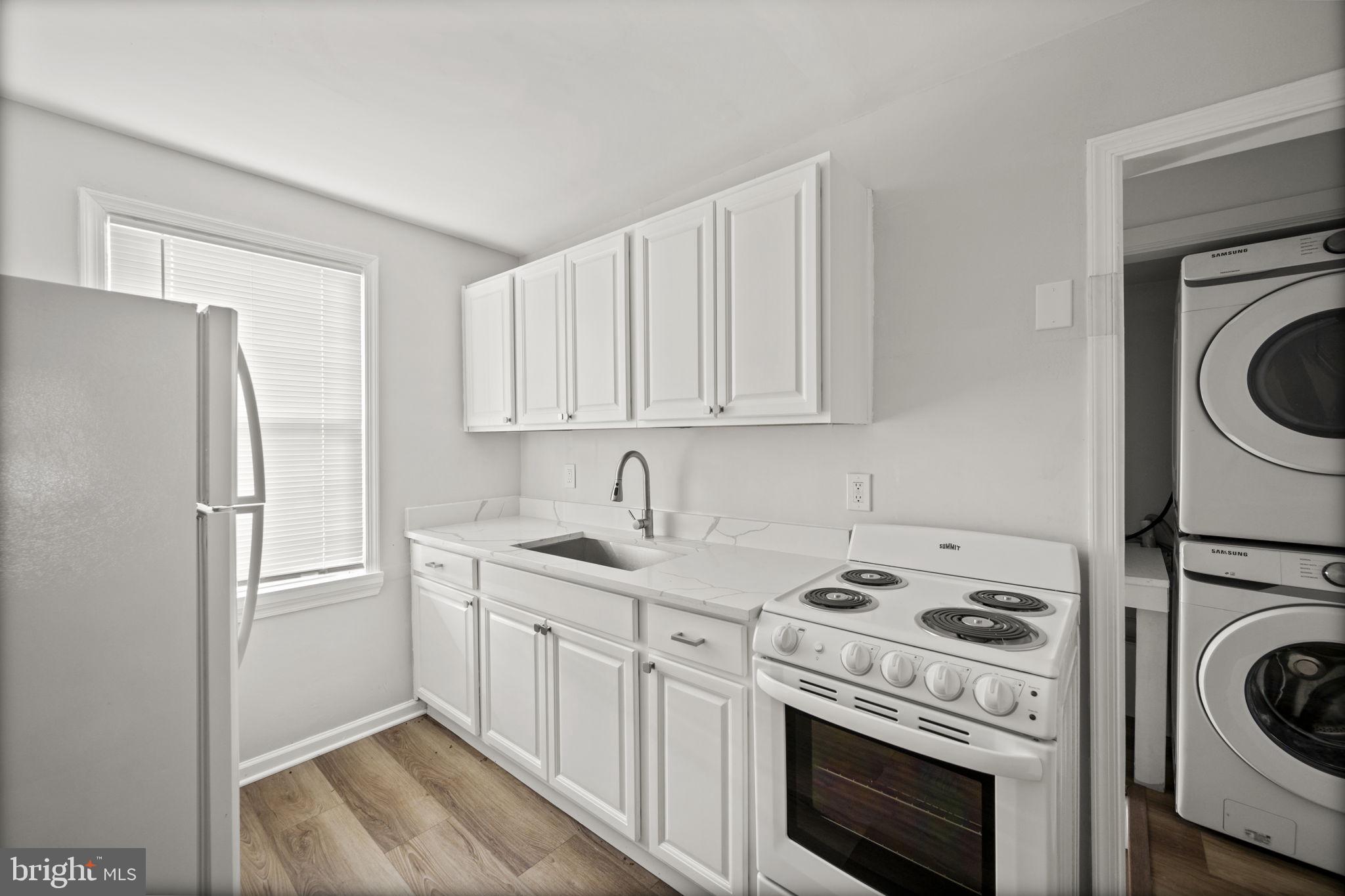 TURNERS MANOR - Residential Lease