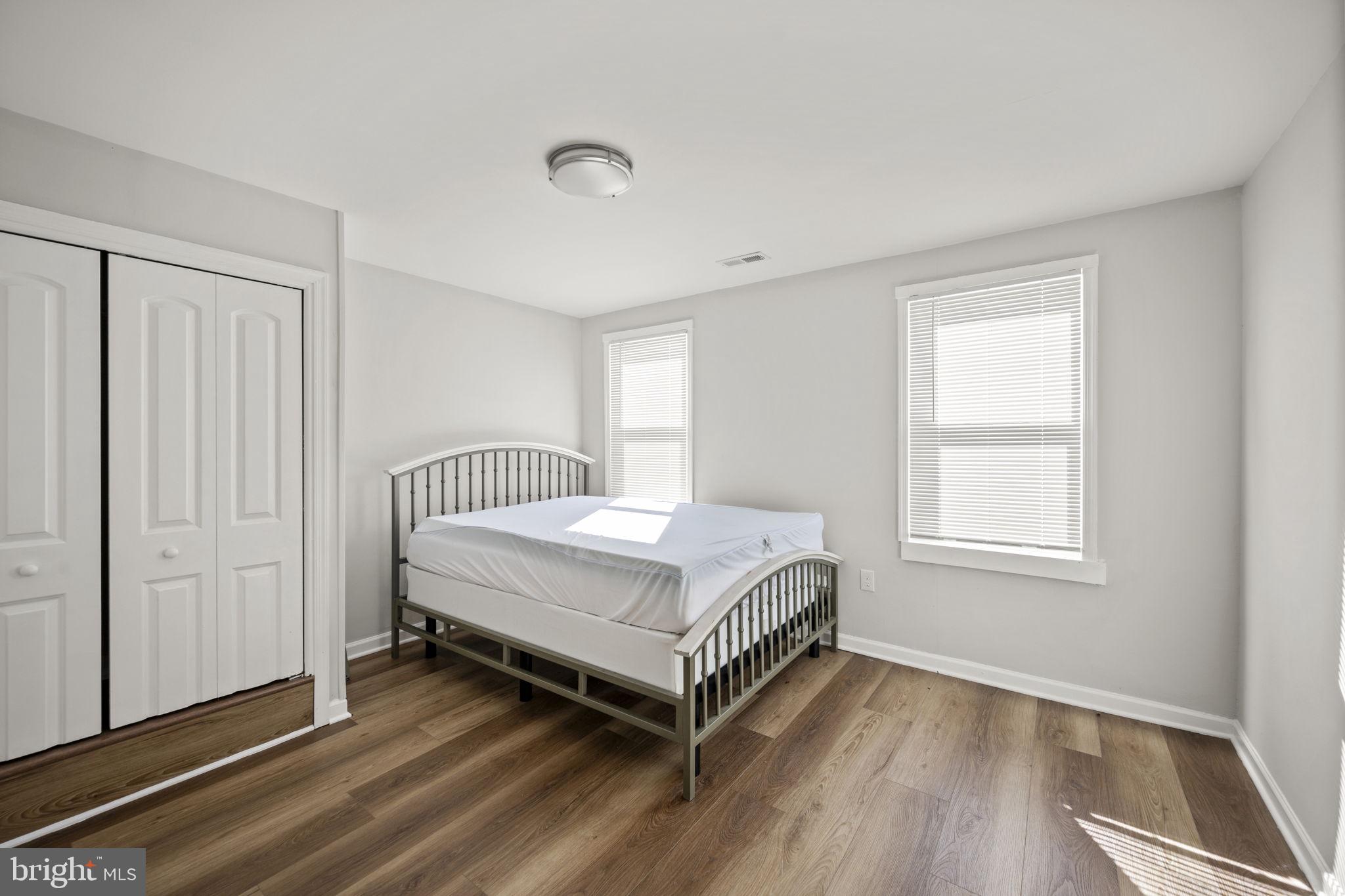 TURNERS MANOR - Residential Lease