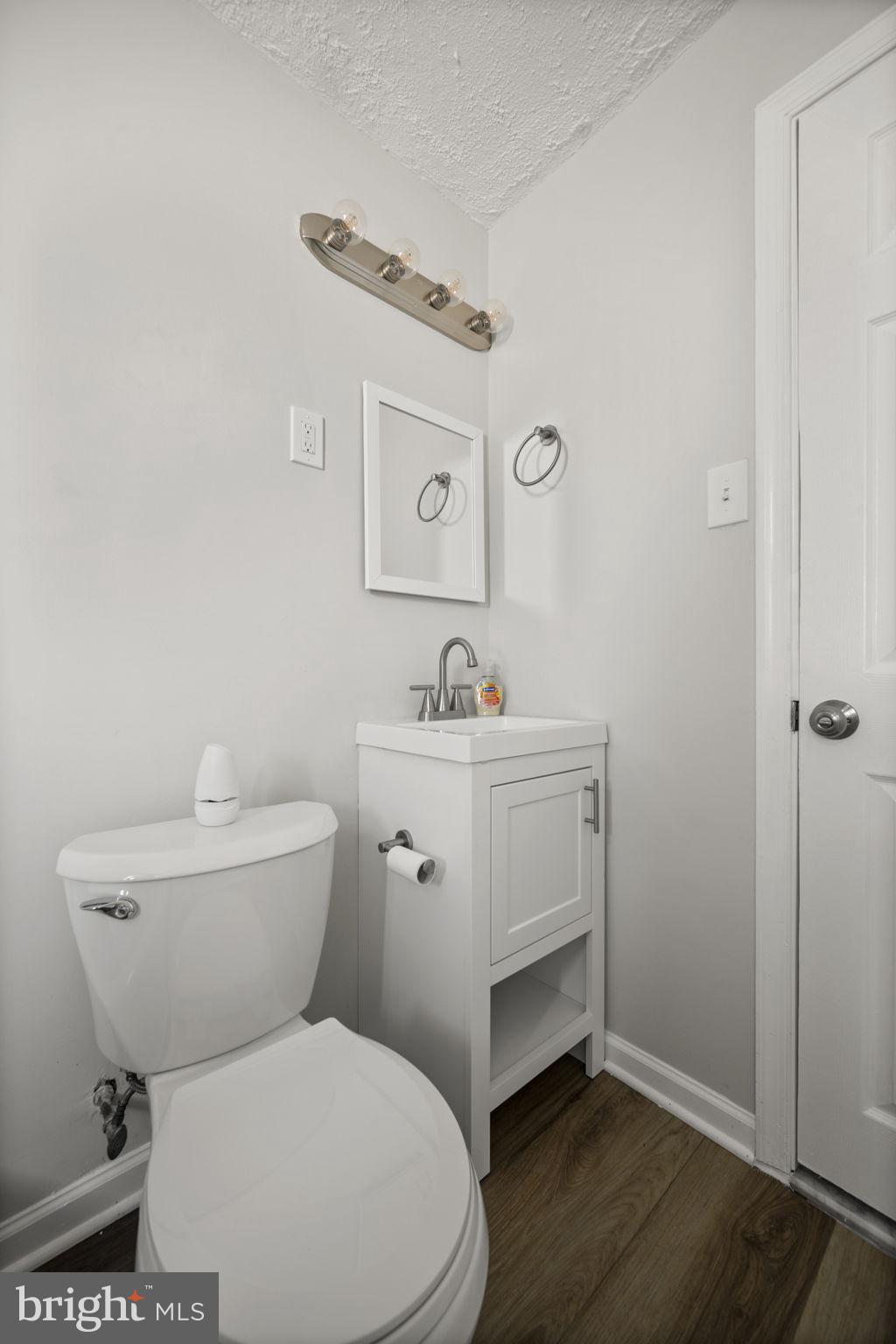 TURNERS MANOR - Residential Lease