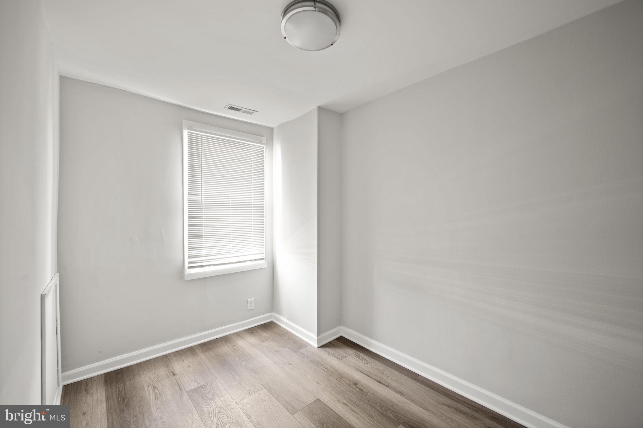 TURNERS MANOR - Residential Lease