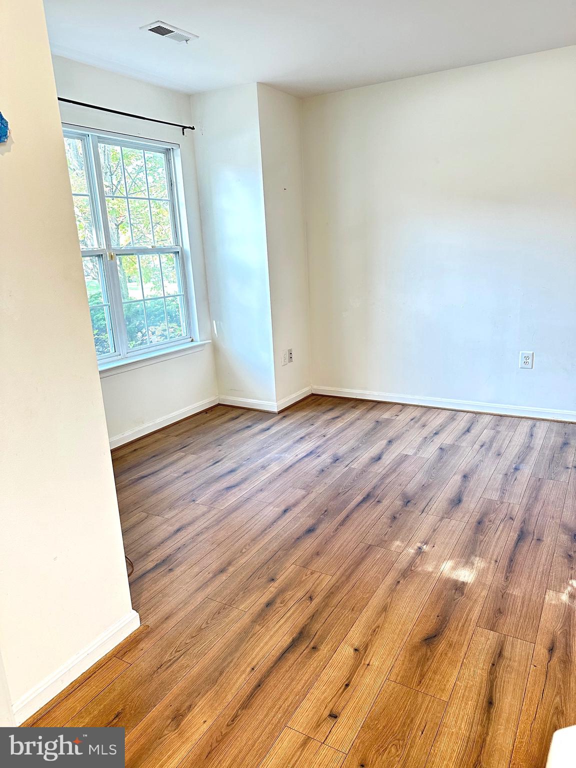 SOUTH BANK - Residential Lease