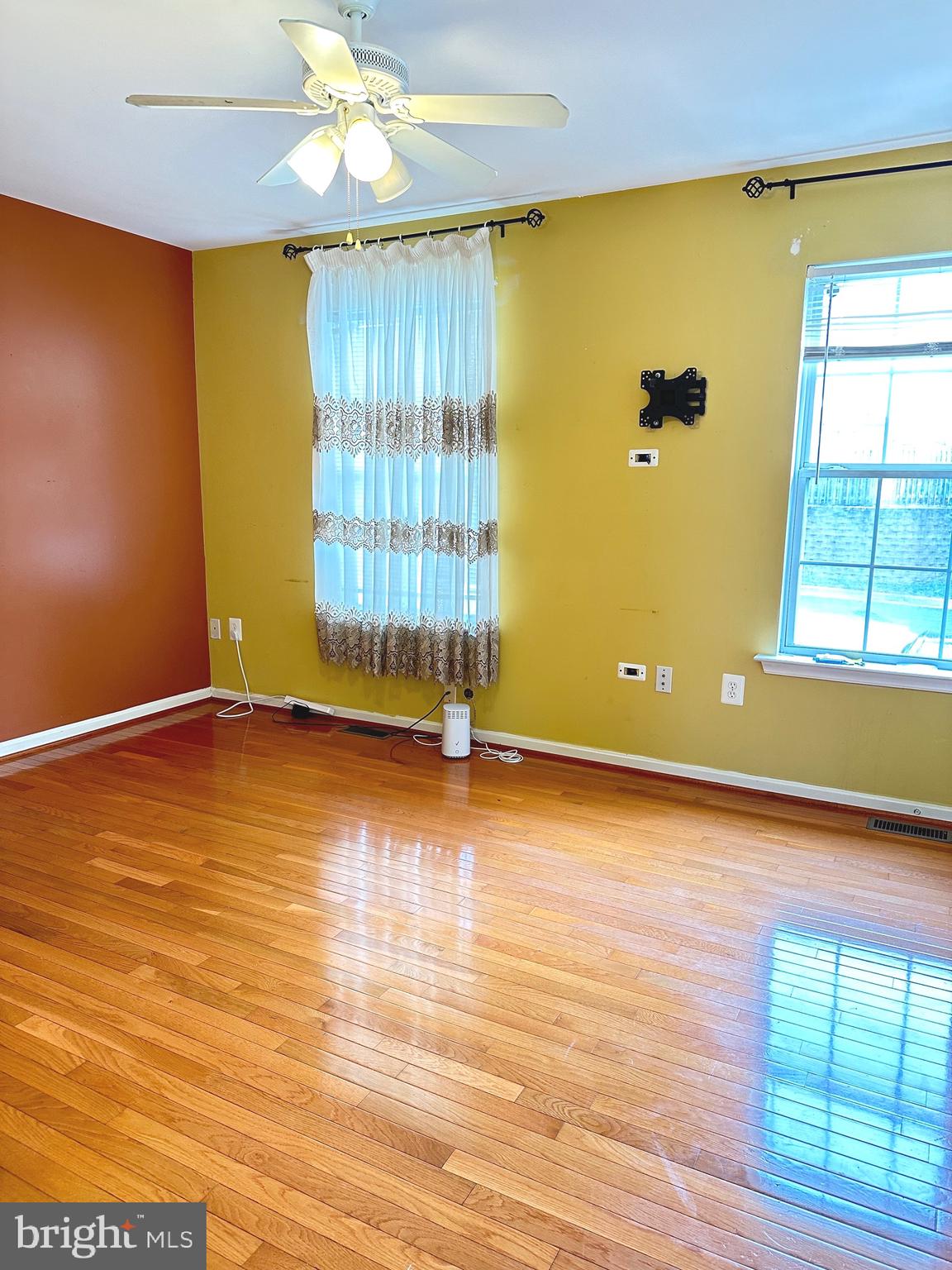 SOUTH BANK - Residential Lease