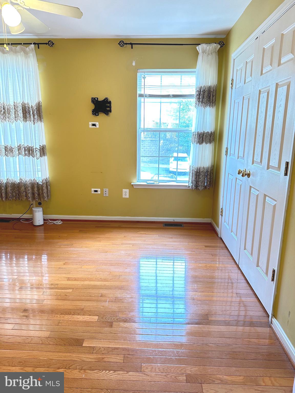 SOUTH BANK - Residential Lease