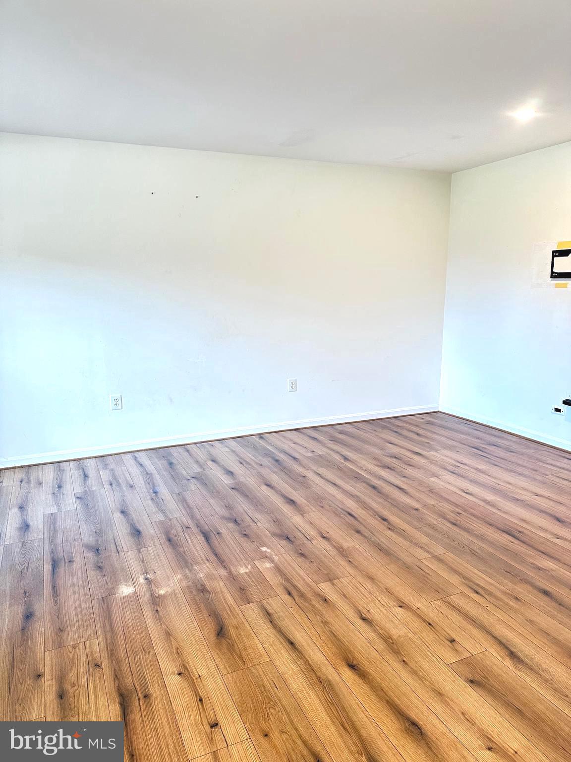 SOUTH BANK - Residential Lease