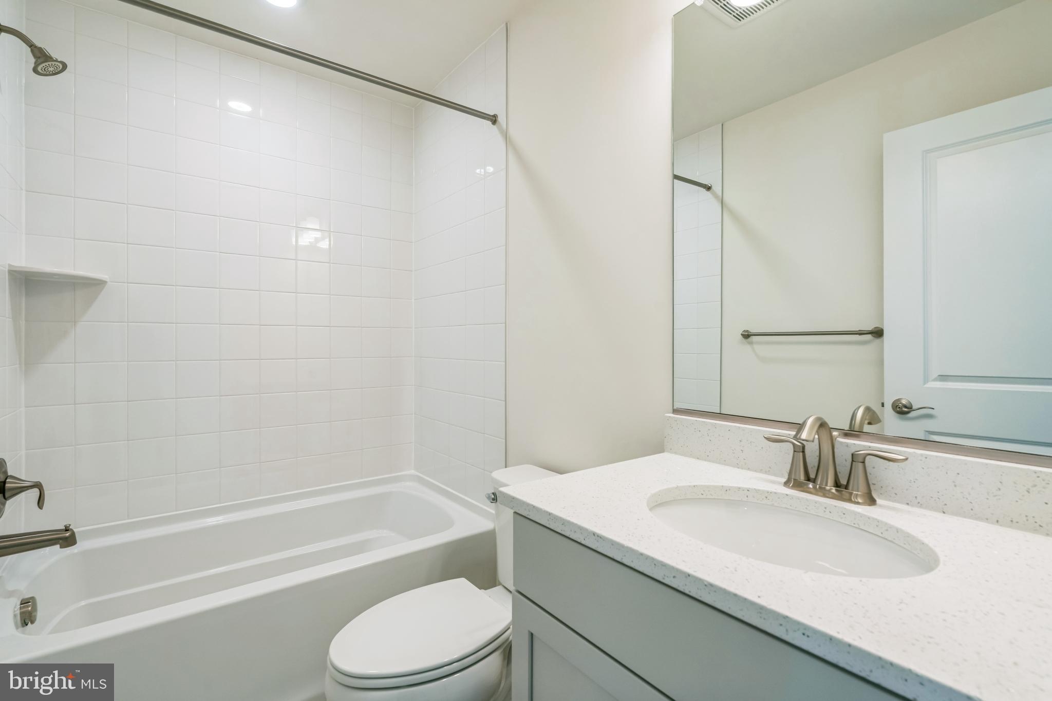 DEEP HARBOUR - Residential